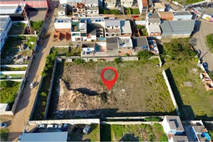 À venda terreno amplo com potencial logístico no Jardim Esperança, em Cabo Frio!