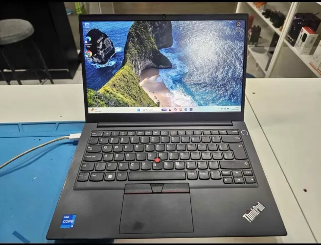 Vendo Notebook lenovo thinkpad core i5 1135g7