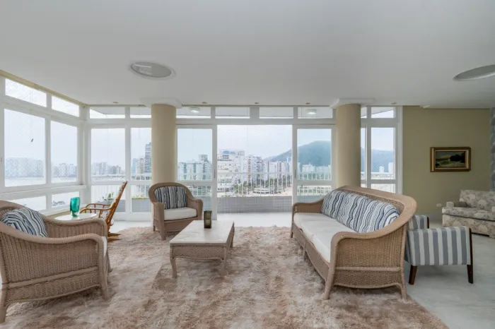 Apartamento para venda em Ilha Porchat com 3 quartos, sendo 1 suíte, 230m²
