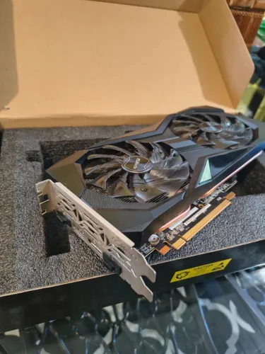 Placa AMD RX 6600