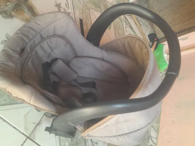 Bebê conforto e cadeirinha de carro 