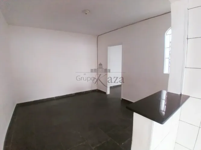 Oportunidade - Casa Térrea - Jardim Oriente - 3 Dormitórios - 60m².