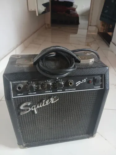 Vendo caixa amplificada de estudo para guitarra