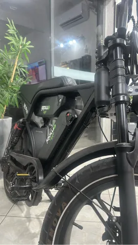 Bike elétrica v8 pro duas baterias 