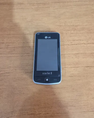 Celular LG Scarlet