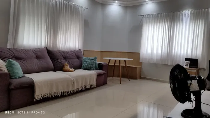 Linda casa, toda com planejados da melhor qualidade. Troca com AP menor valor.