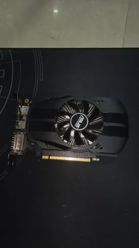 ASUS Phoenix NVIDIA GeForce GTX 1050 Ti com 4GB GDDR5 de memória.