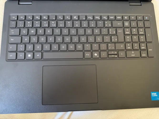 VENDO OU TROCO NOTEBOOK DELL PRO 16 PC16250 SSD512 16RAM CARREGADOR SEMI NOVO.