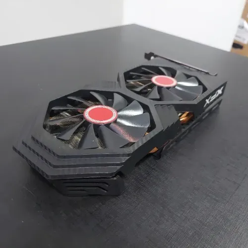 Placa de vídeo seminova AMD Radeon XFX RX580 8GB para desktop