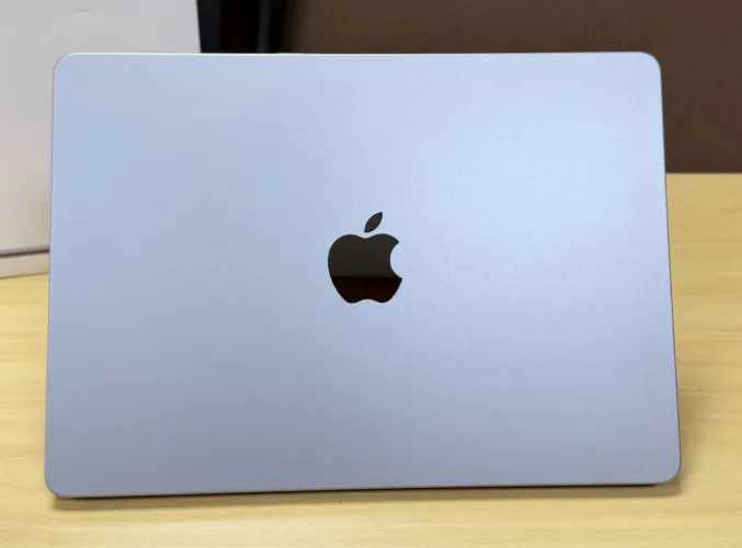 MacBook Air M5 16Gb Prata 512Gb + Magic Mouse black