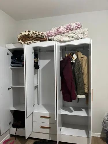 Guarda roupa seis portas