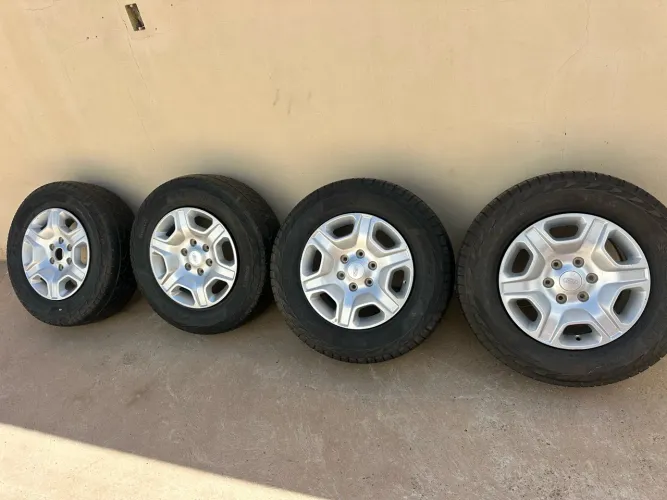Rodas originais Ford Ranger com Pneu Pirelli
