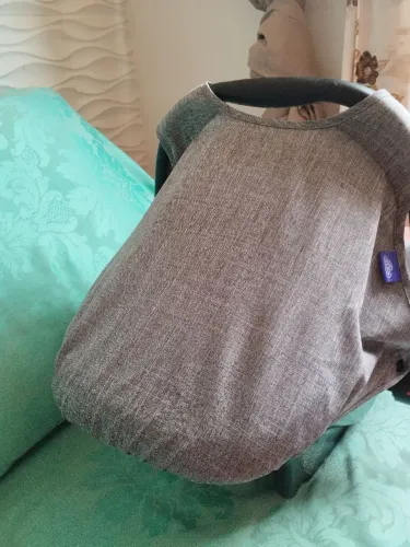 Carrinho de bebê e bebê conforto 