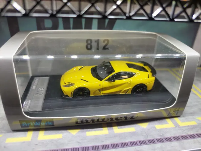 Ferrari 812 Novitec 1/64 - Não Hot Wheels