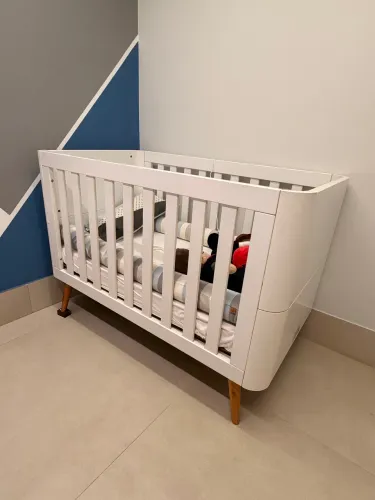 Berço com colchão - R$350  Modelo Mali (Abracadabra)