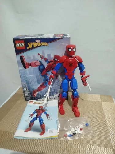 lego Marvel 258 pçs para construir homem aranha articulado .