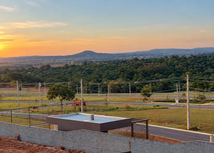 Terreno de 500 m² com Posição Privilegiada no Solaris Laguna