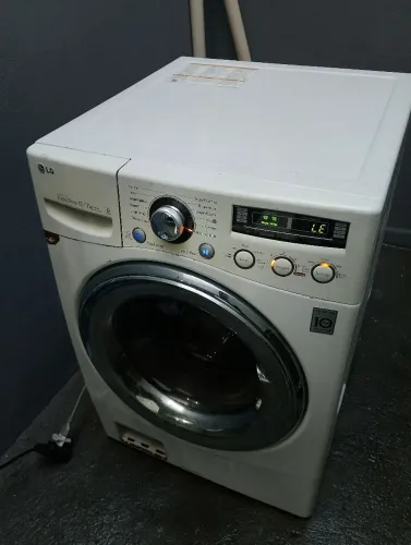 Lava e seca LG 12kg COM DEFEITO