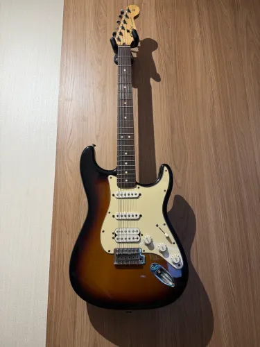 Guitarra Fender Stratocaster - Standard MX - Estado de nova