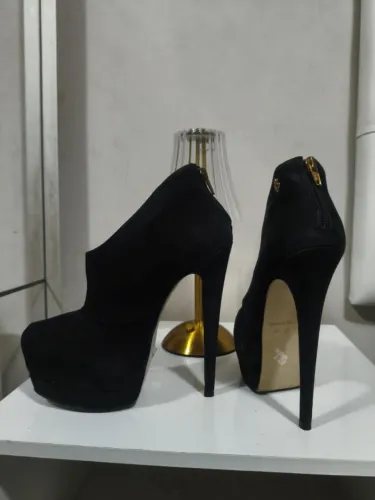 Bota Carmen Steffens Original: Elegância e Sofisticação no Seu Inverno, Nº 36.