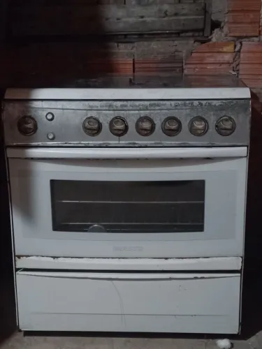 Vende-se fogão de 06 bocas 