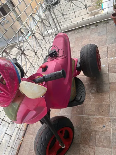 Moto eletrica com bateria e carregador