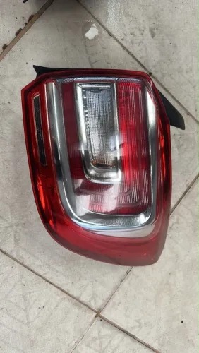 Lanterna traseira direita Renault Logan 2015/2025 sem detalhes original