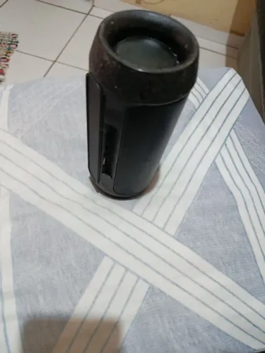 Caixa charge 2+ ,som potente, funcionando tudo, 30,00
