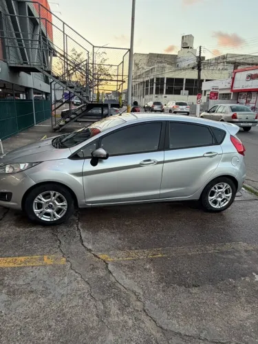 Ford Fiesta 1.6 16V Flex Mec. 5P 2015