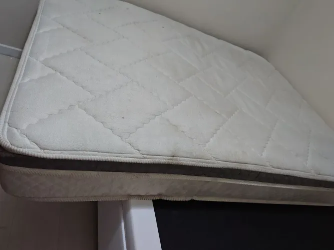 Vendo colchão de casal