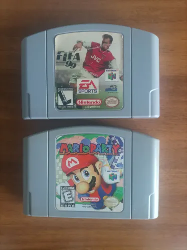 Vendo 02 jogos originais Nintendo 64