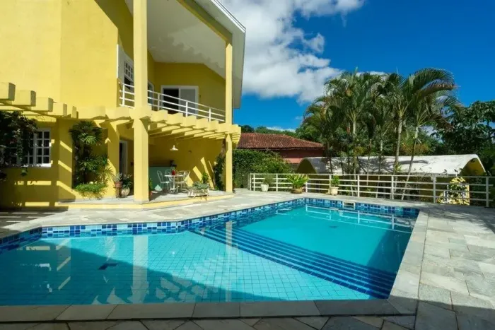 Casa com Piscina na Fazendinha | 4 Quartos | Terreno Amplo 2.000m²