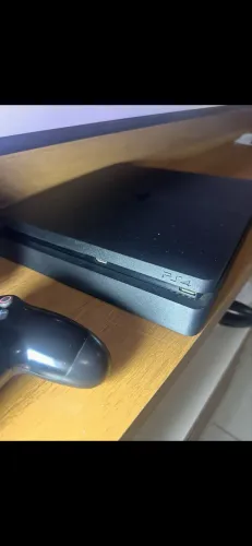 PS 4 SLIM NA CAIXA - ESTADO DE NOVO! 