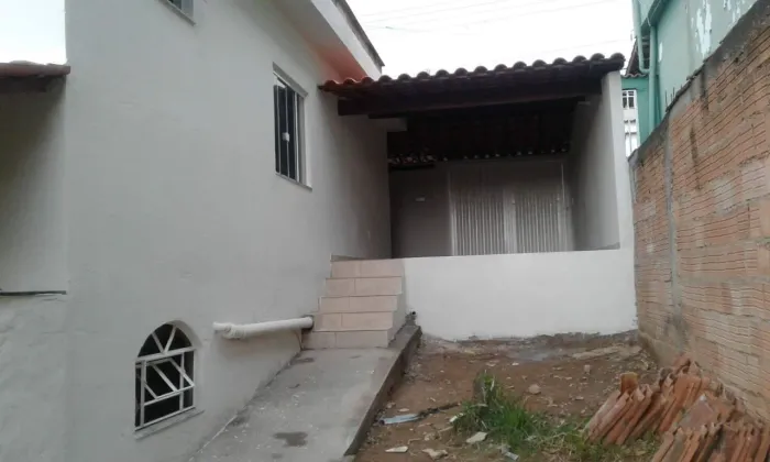 CASA NA VILA SANTA TEREZINHA