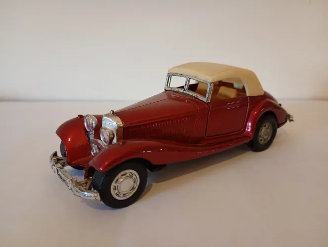 Yatming - Miniatura Mercedes 540K Capota Fechada