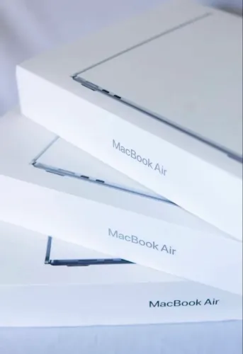 MACBOOK AIR M5 -16 RAM- 512 SSD- 15 POLEGADAS- NOVO MIDNIGHT