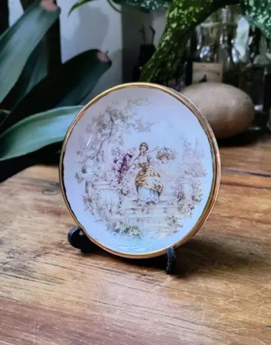 prato colecionável cena galante anos 50 decoração colecionador fios de ouro antigo