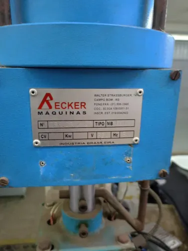 Máquinas para indústria de calçados. Máquina de Cambre para fabricação de botas