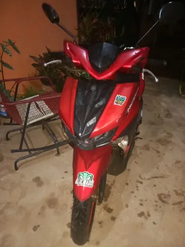?VENDO ? MOTO ANEL YAMAHA 125. Esta bem conservado.