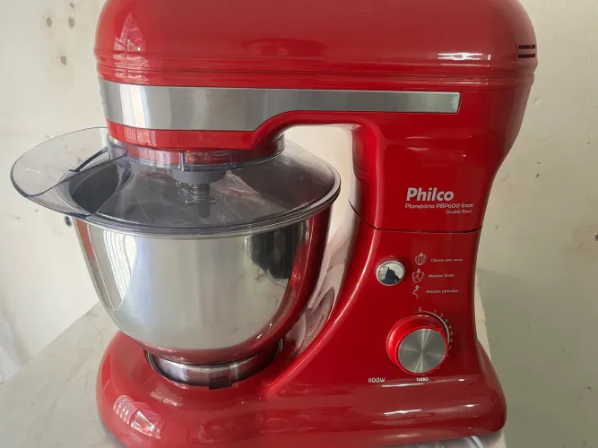 Batedeira planetária Philco 