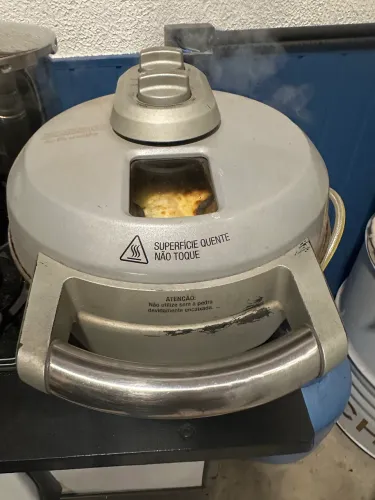 Forno de pizza com pedra refratário