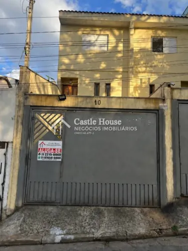 Sobrado para Alugar em Vila Vera, SP - 2 Suítes, 3 Banheiros e Quintal!