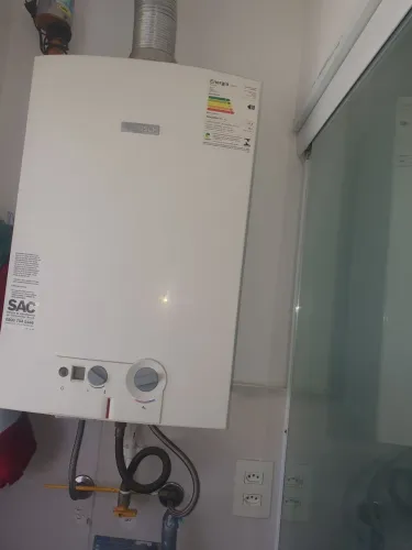 Aquecedor de água perfeita estado.