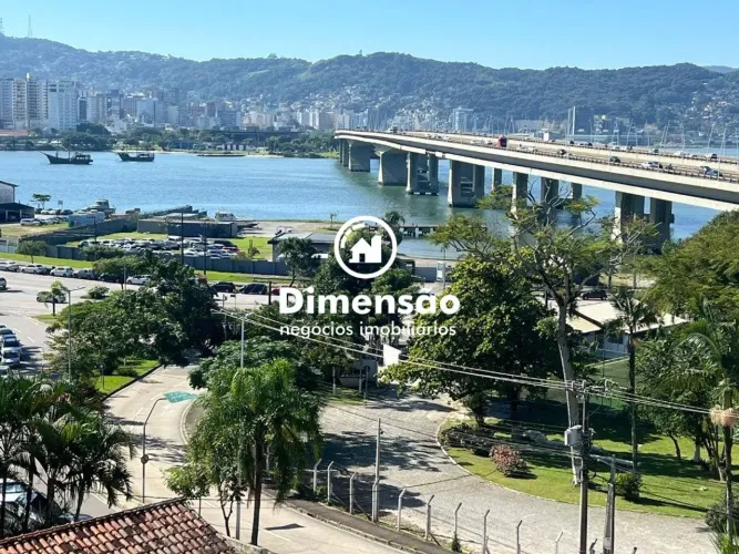 CASA COM 4 DORMITÓRIOS NO BAIRRO ESTREITO