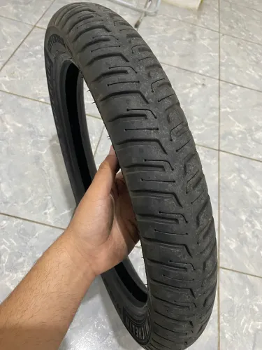 Pneu Michelin 90/90/18 novo sem câmara