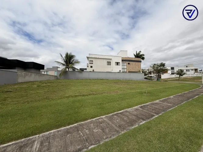 Lote de Esquina na Cidade Alpha | 457m²