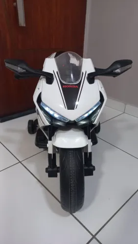 Moto Elétrica Infantil Honda CBR 1000RR Branca - PREÇO FIXO: R$ 900,00