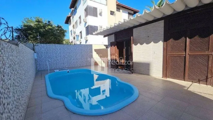Casa Residencial à venda, Canasvieiras, Florianópolis - CA0333.