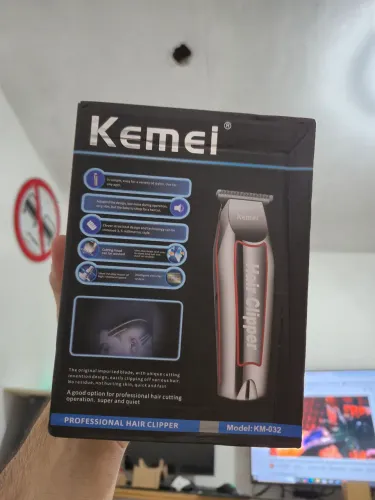 Máquina de barbear Kemei KM-032 Sem Fio