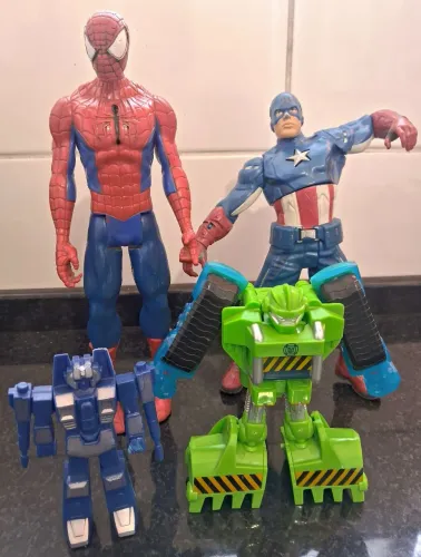 Herois Marvel e Transformers